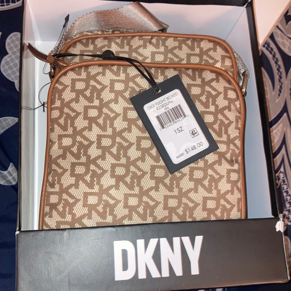 NWT ~DKNY GIGI FLIGHT DKNY CROSSBODY BAG